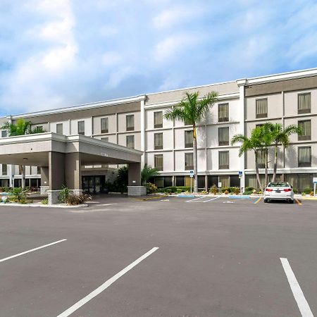 Comfort Inn & Suites St Pete - Clearwater International Airport Kültér fotó