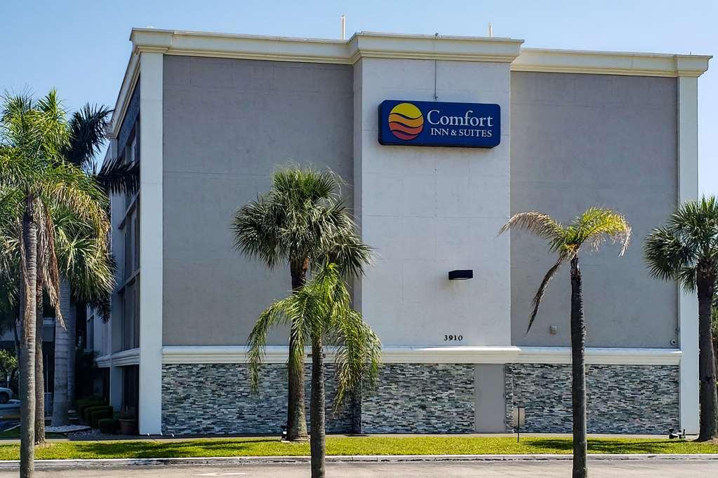Comfort Inn & Suites St Pete - Clearwater International Airport Kültér fotó