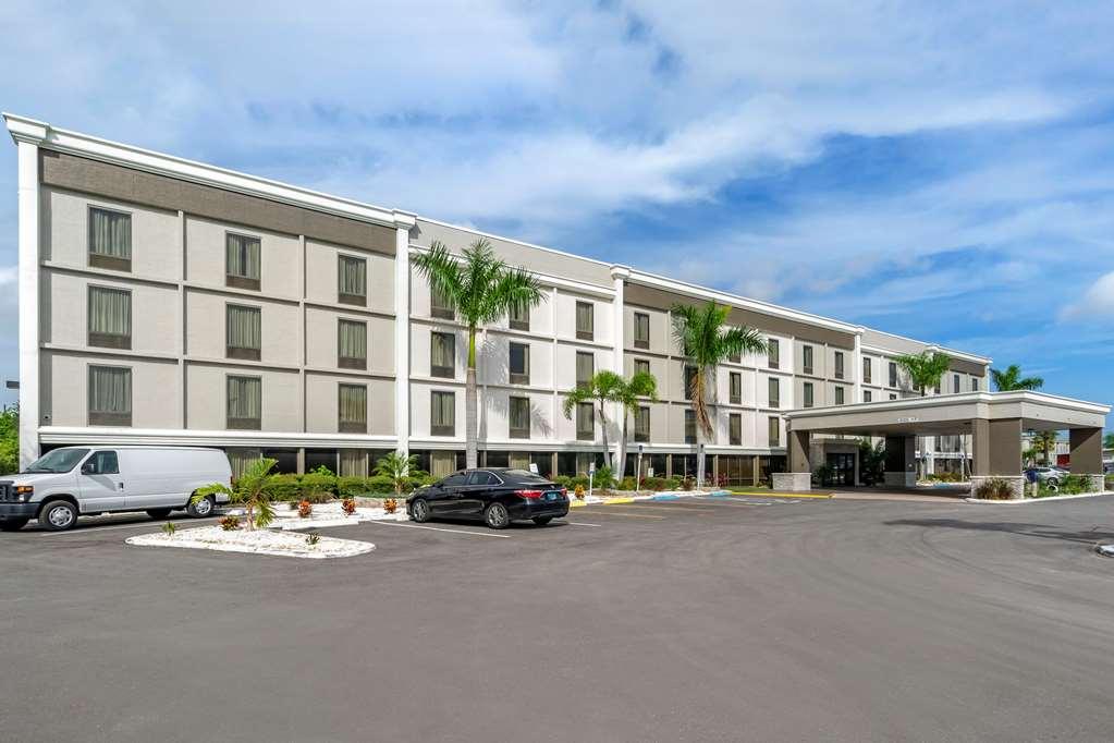 Comfort Inn & Suites St Pete - Clearwater International Airport Kültér fotó