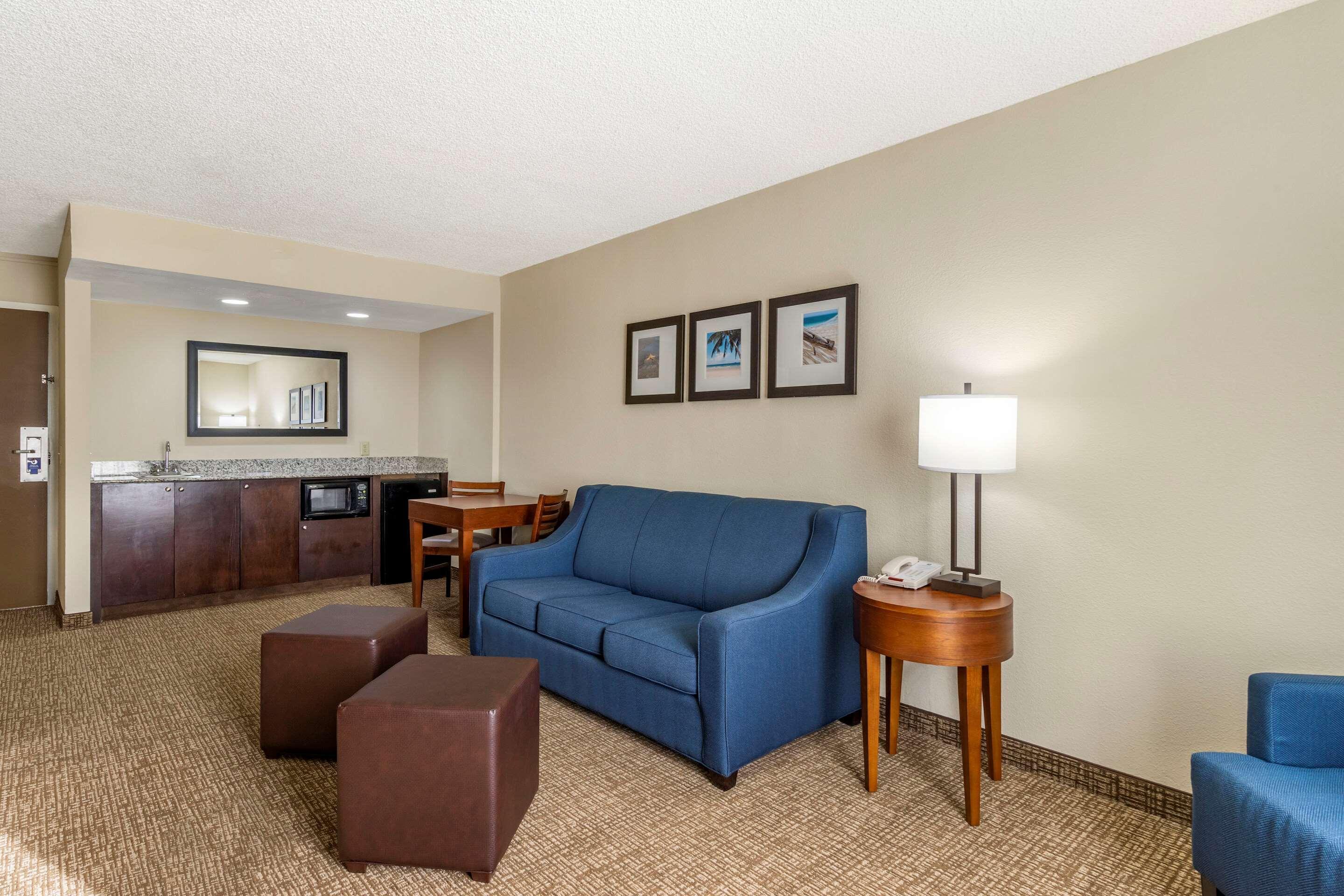 Comfort Inn & Suites St Pete - Clearwater International Airport Kültér fotó