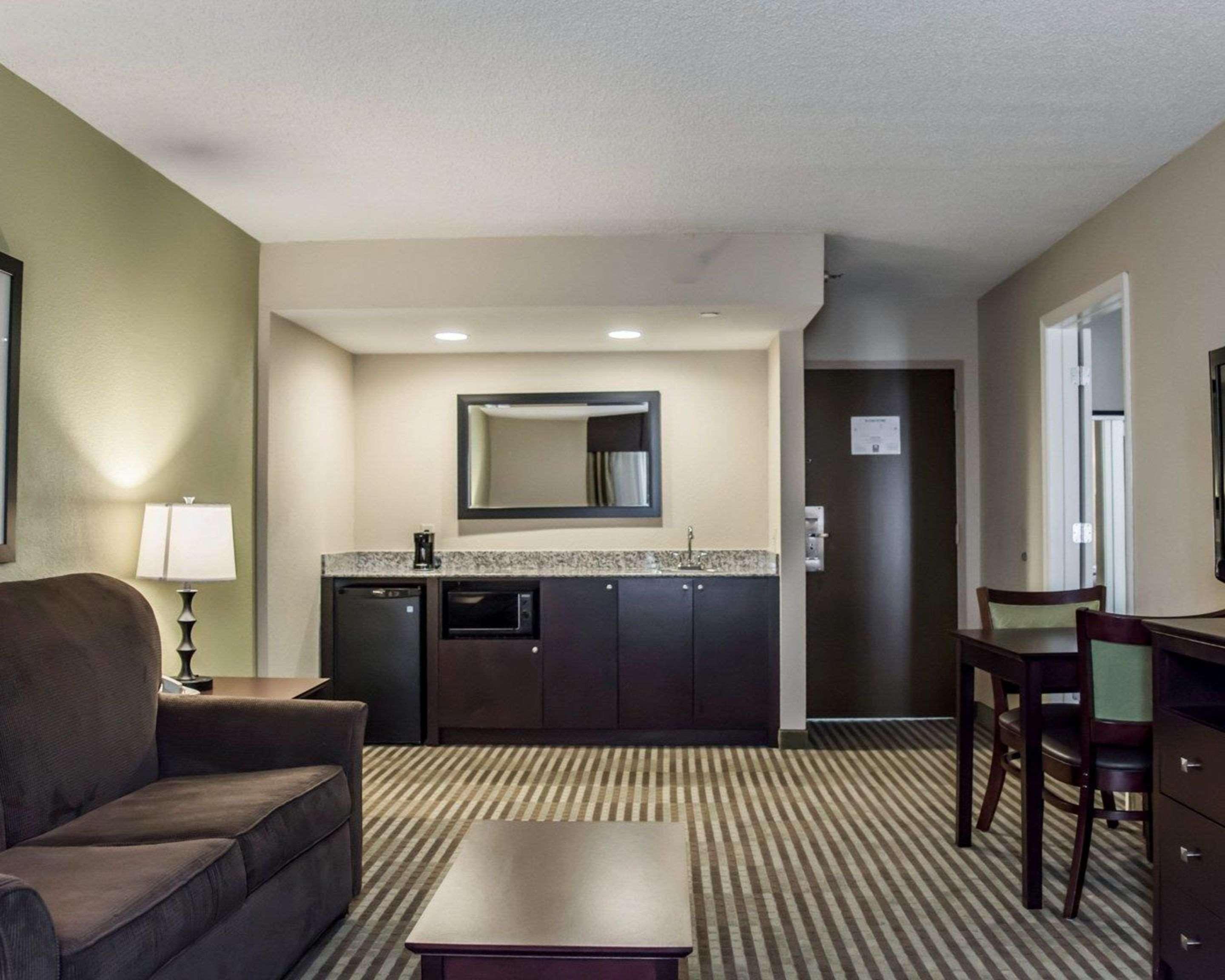 Comfort Inn & Suites St Pete - Clearwater International Airport Kültér fotó