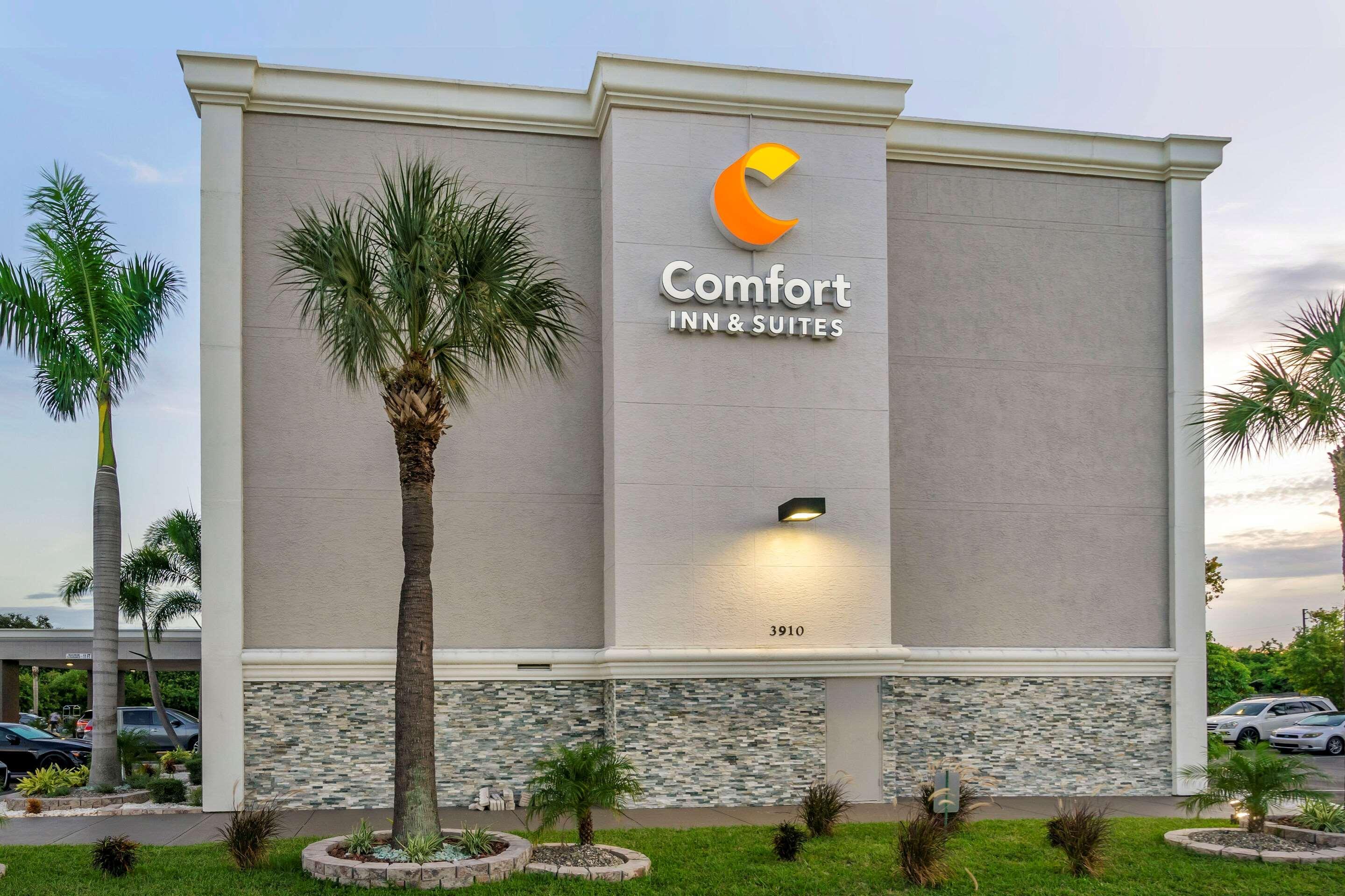 Comfort Inn & Suites St Pete - Clearwater International Airport Kültér fotó