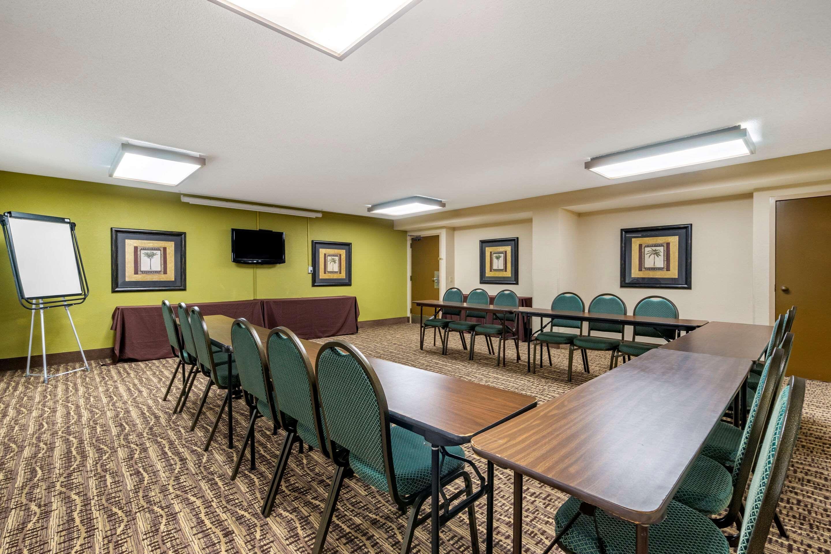 Comfort Inn & Suites St Pete - Clearwater International Airport Kültér fotó