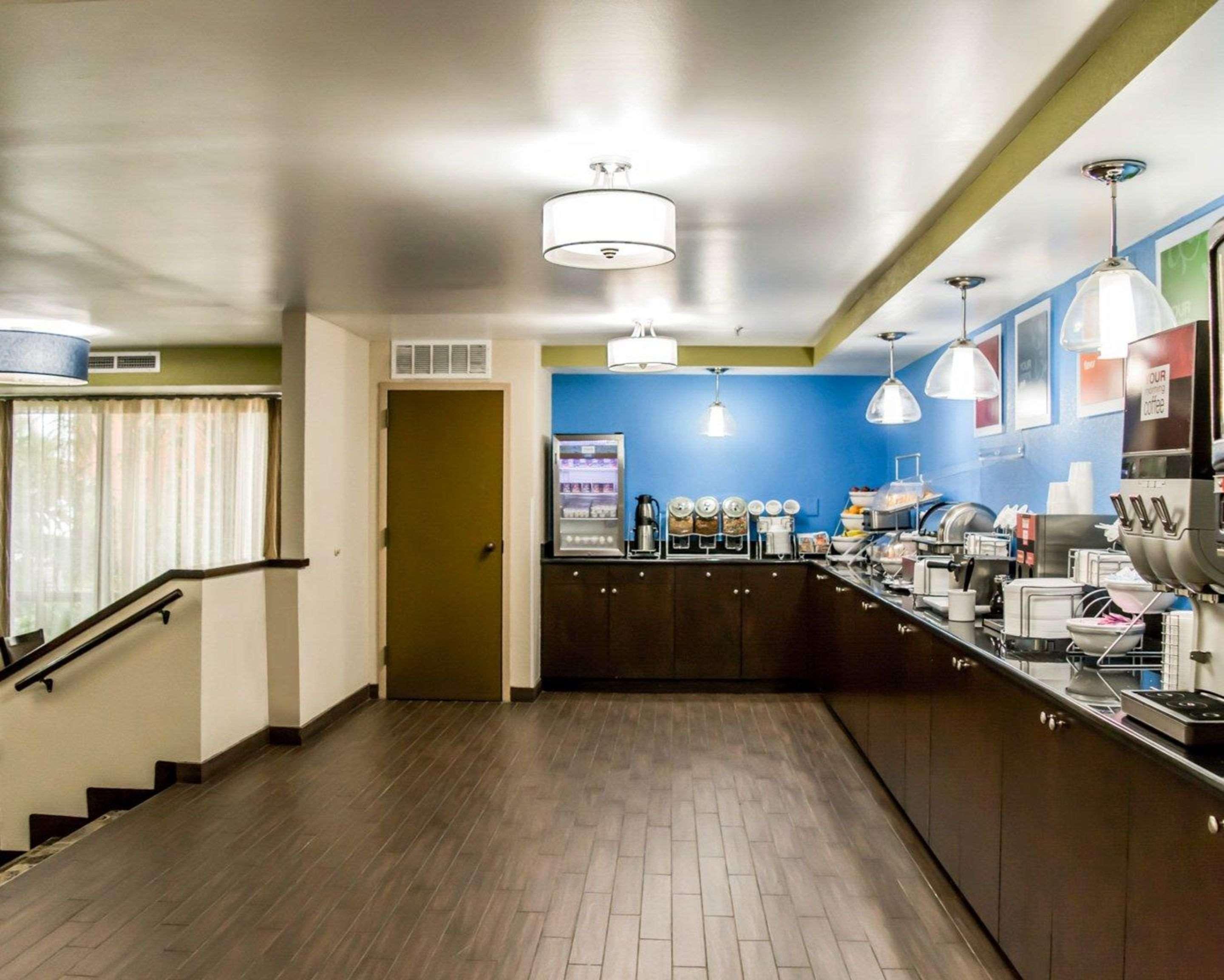 Comfort Inn & Suites St Pete - Clearwater International Airport Kültér fotó