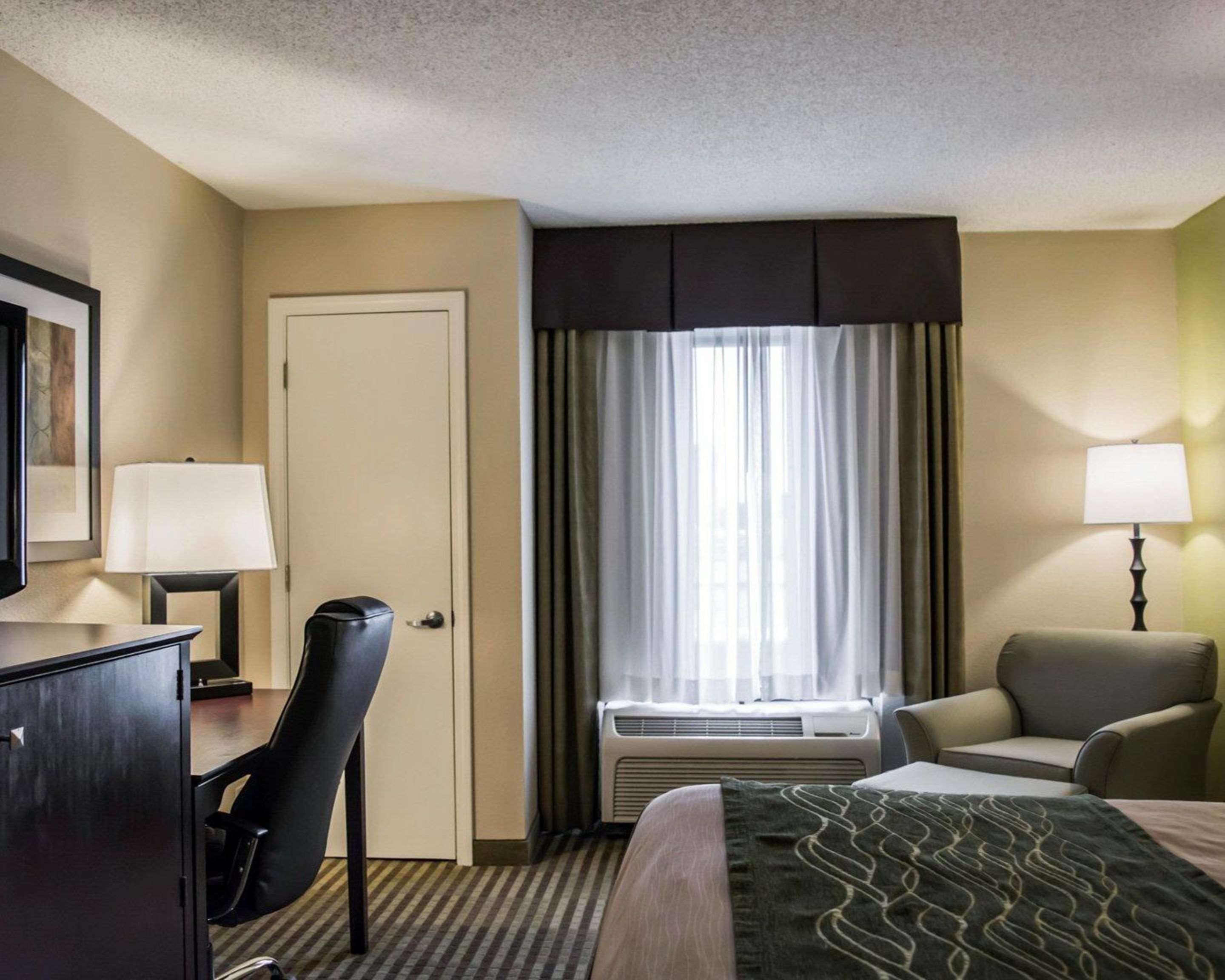 Comfort Inn & Suites St Pete - Clearwater International Airport Kültér fotó
